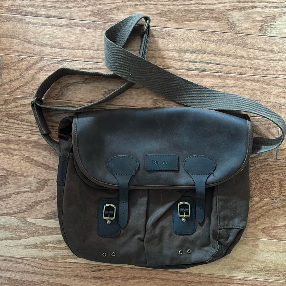 Barbour messenger bag